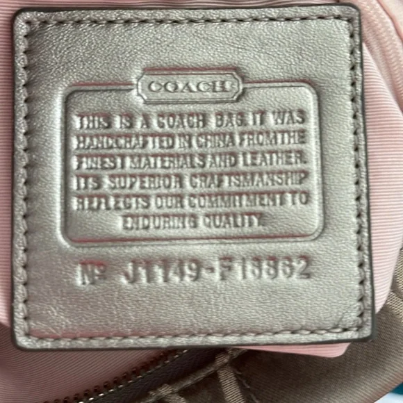 Coach Rare Crossbody/ Shoulder Bag Like New signature C silver/ metallic leather - Picture 16 of 16